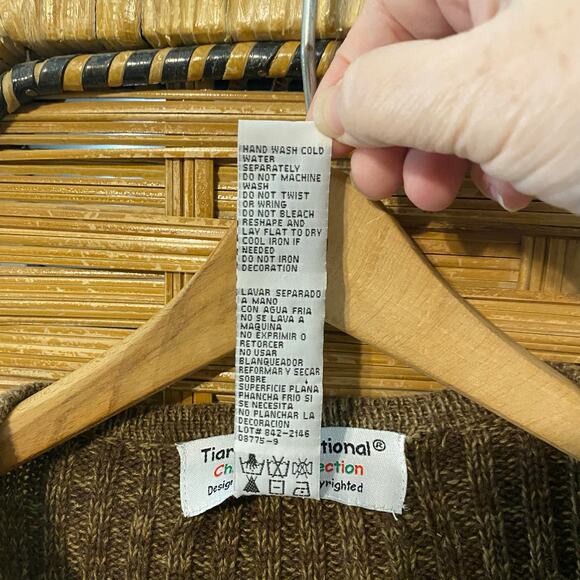 VTG Tiara International Santa Gifts Christmas zip Cardigan Sweater Medium Brown - Picture 7 of 7